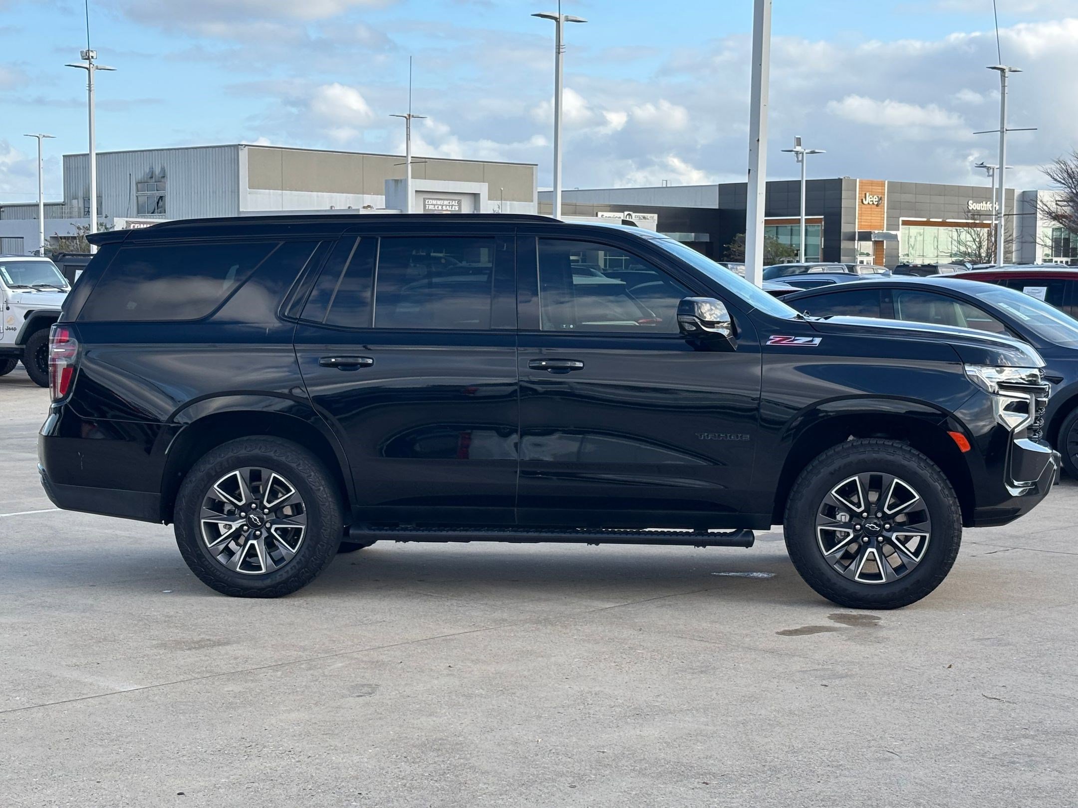 Used 2023 Chevrolet Tahoe Z71 w/ Off-Road Capability Package image 2
