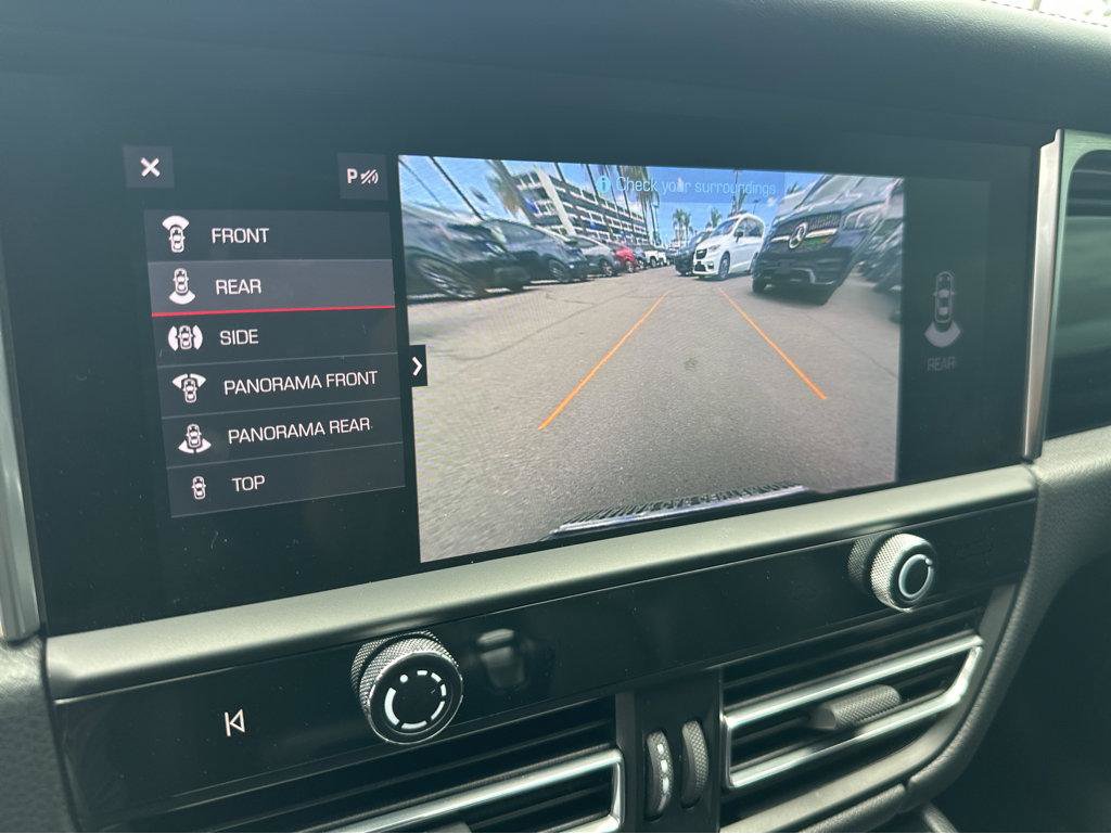 Used 2024 Porsche Macan w/ Premium Plus Package AWD/4WD image 6