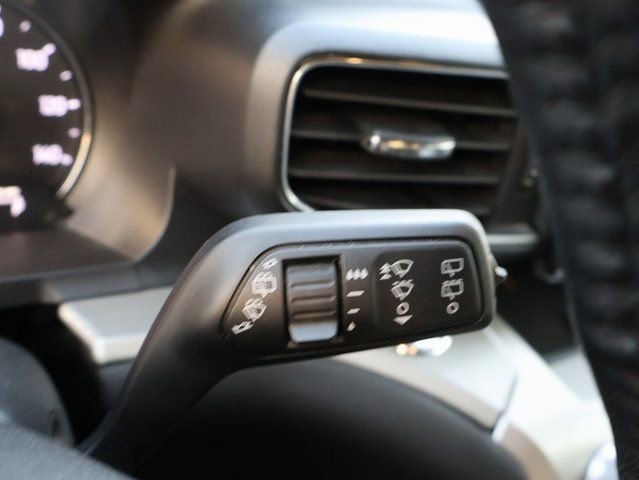 Used 2022 Ford Explorer XLT w/ Equipment Group 202A image 39