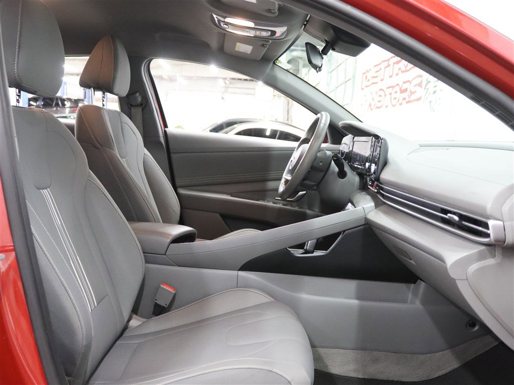 Used 2021 Hyundai Elantra SEL w/ Convenience Package image 12