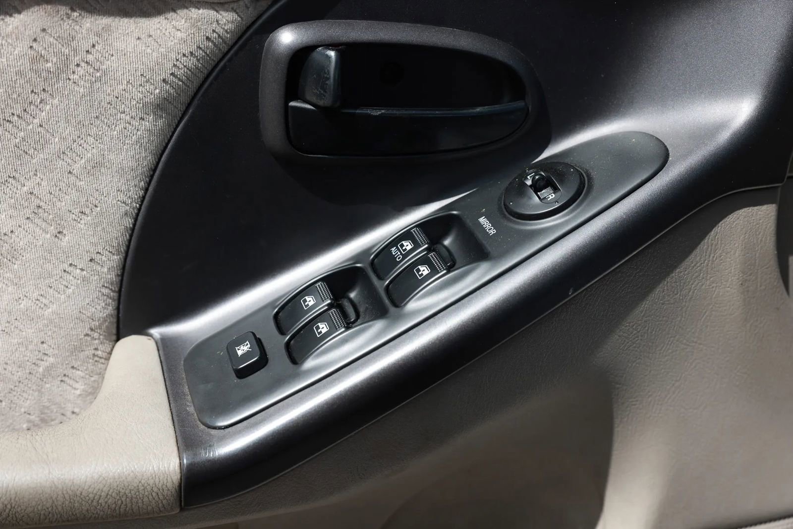 Used 2005 Hyundai Elantra GLS FWD image 40