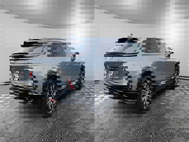 New 2025 Cadillac Lyriq Luxury image 5