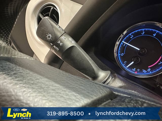 Used 2018 Toyota Corolla LE image 11