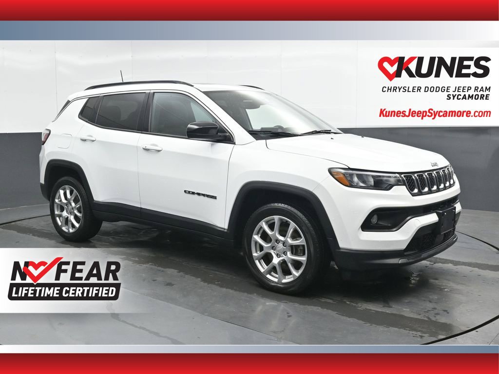 Used 2023 Jeep Compass Latitude w/ Sun and Sound Group AWD/4WD image 1