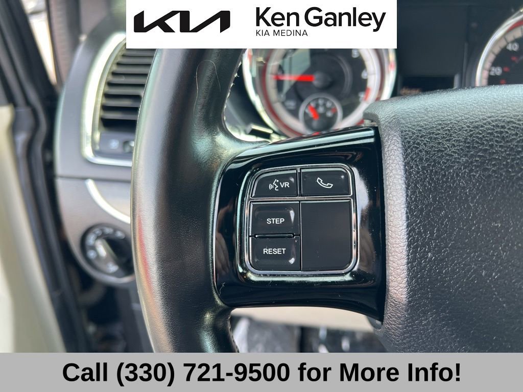 Used 2020 Dodge Grand Caravan SXT image 30