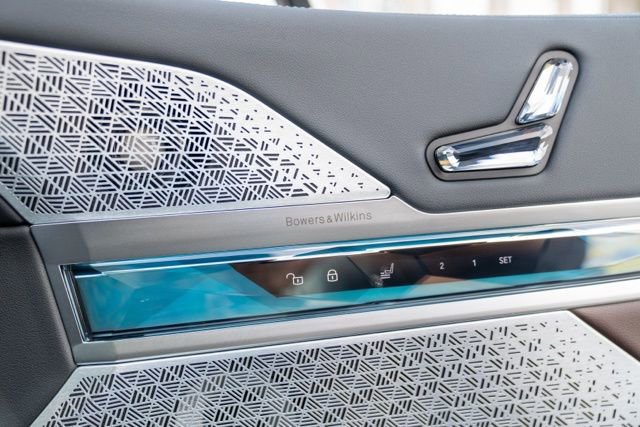 Used 2023 BMW i7 xDrive60 w/ Executive Package 2 image 61