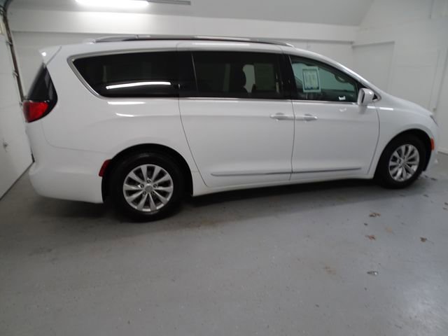 Used 2019 Chrysler Pacifica Touring-L image 22