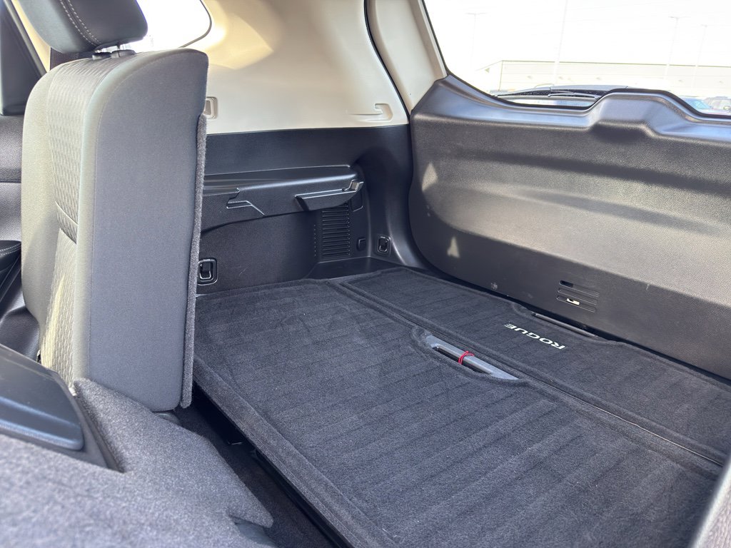 Used 2020 Nissan Rogue S w/ Special Edition Package image 34