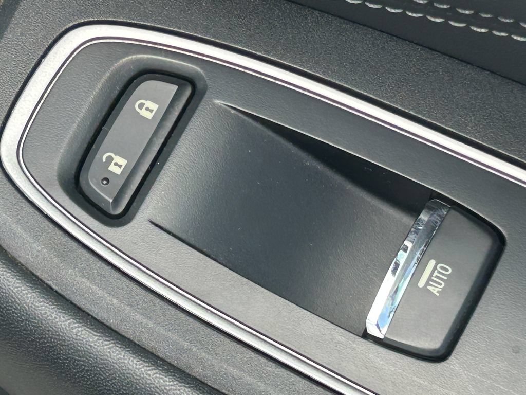 Used 2020 Subaru Outback Limited AWD/4WD image 39