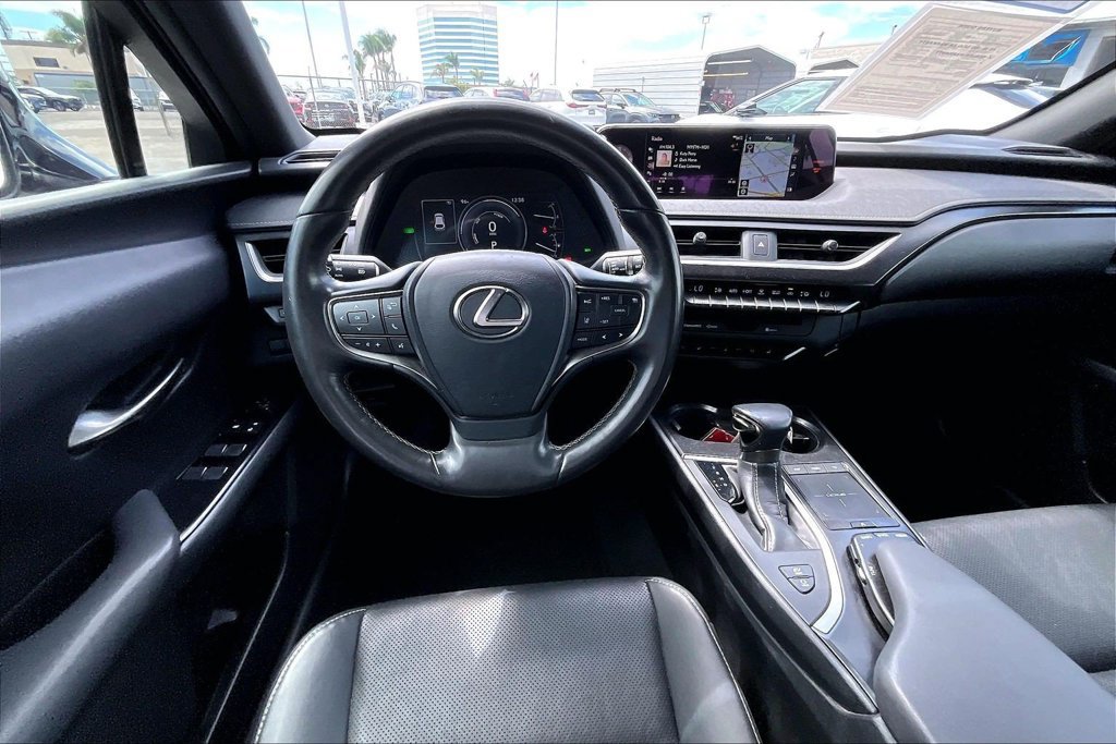 Used 2019 Lexus UX 250h AWD/4WD image 5