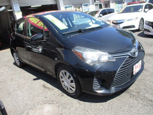 Used 2015 Toyota Yaris L image 5
