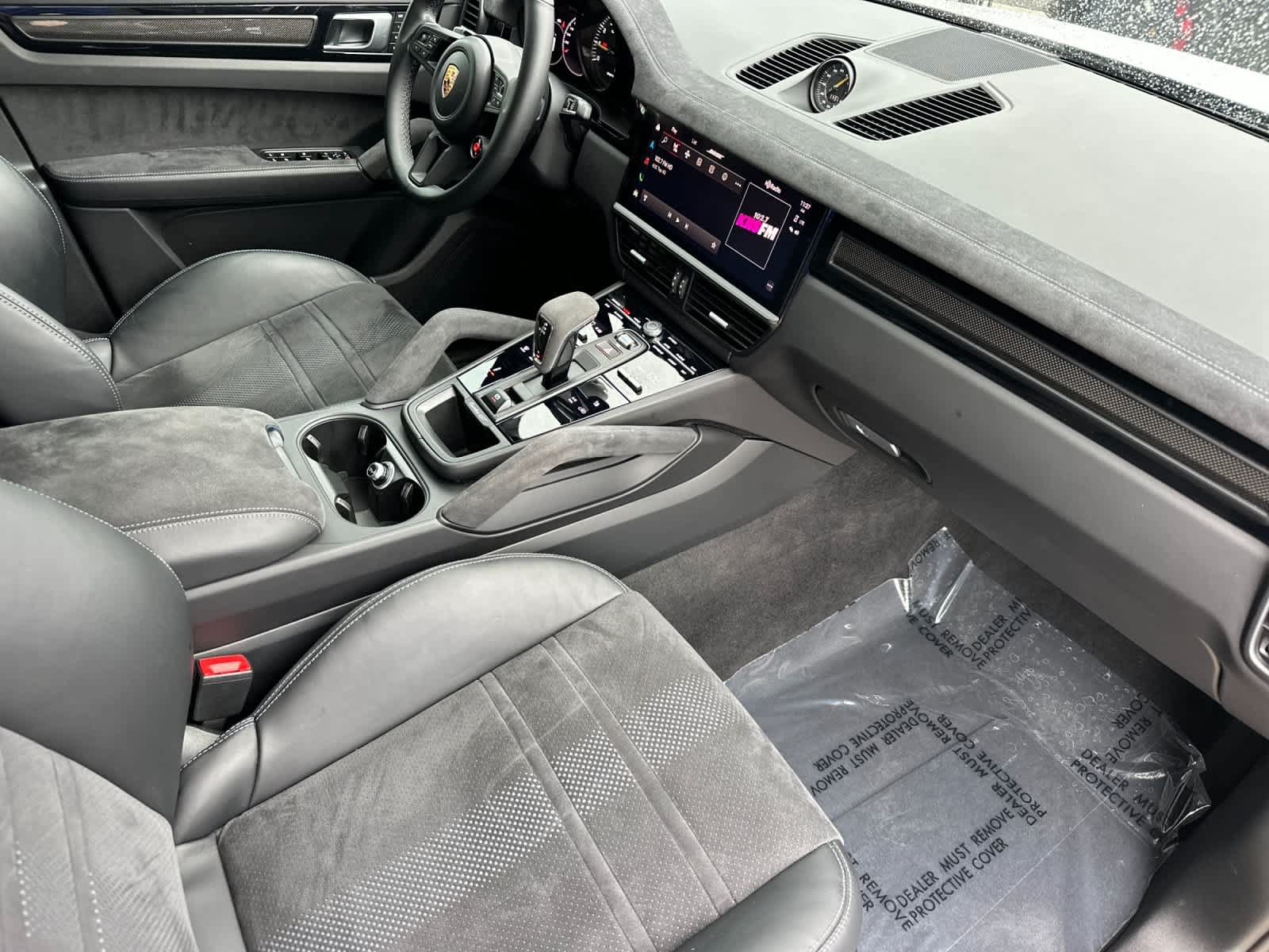 Certified 2022 Porsche Cayenne Turbo GT AWD/4WD image 17