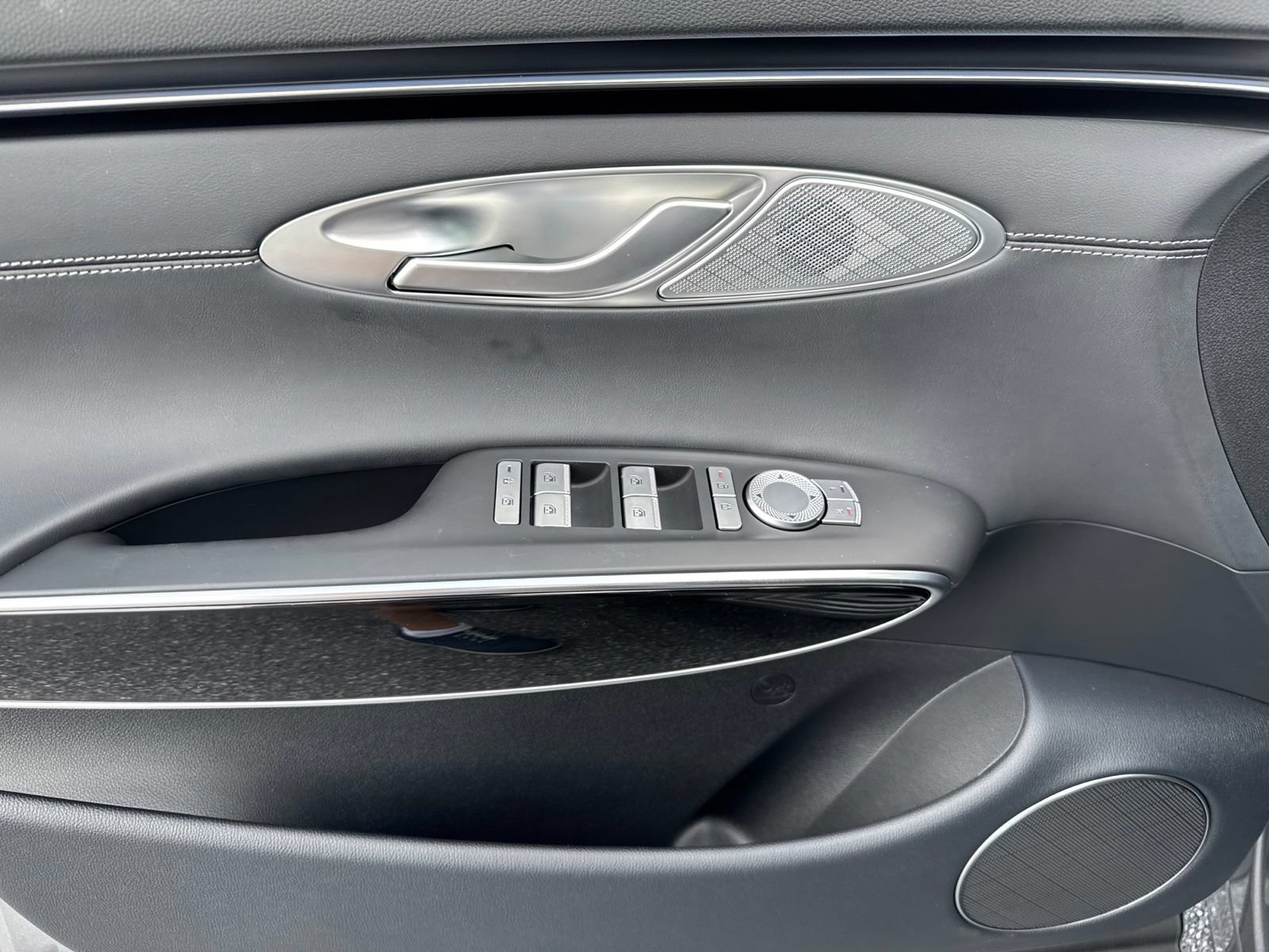New 2026 Genesis GV70 2.5T AWD/4WD image 18