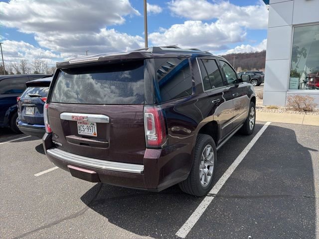 Used 2017 GMC Yukon Denali image 3