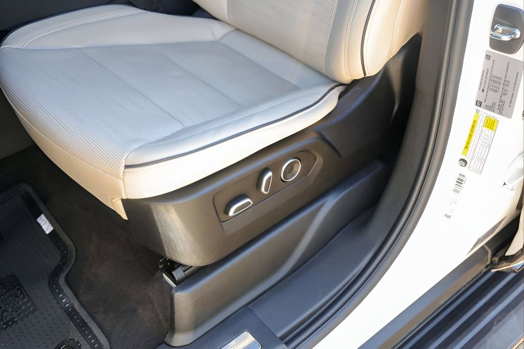 Certified 2023 Cadillac Escalade Sport w/ LPO, ONYX Package image 8