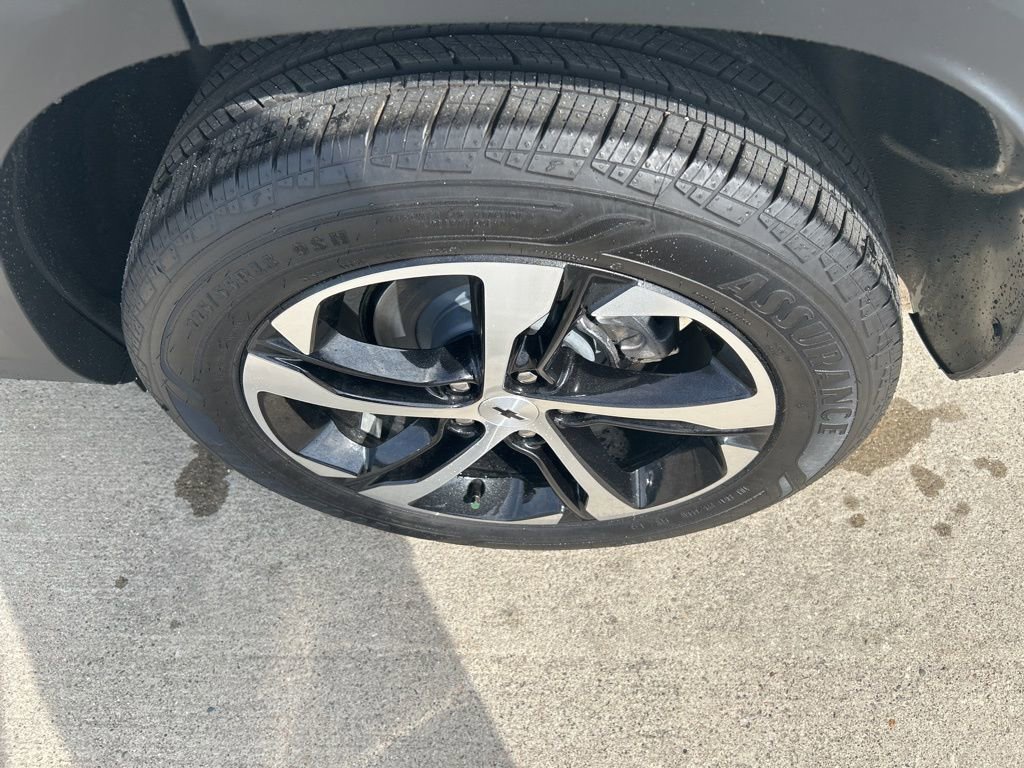 Used 2026 Chevrolet Trax RS w/ Sunroof Package image 15