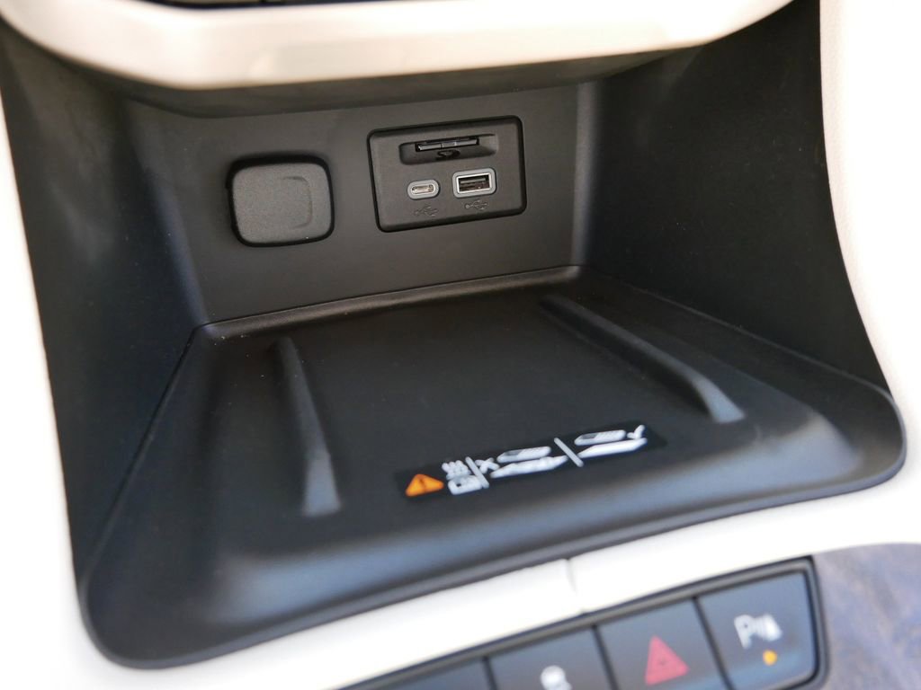 Used 2023 GMC Acadia Denali w/ Denali Ultimate Package image 20