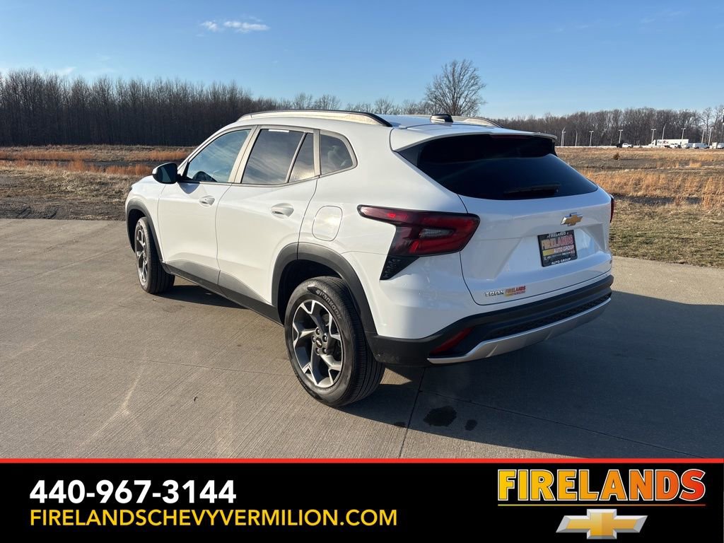 Certified 2025 Chevrolet Trax LT w/ LT Convenience Package image 7