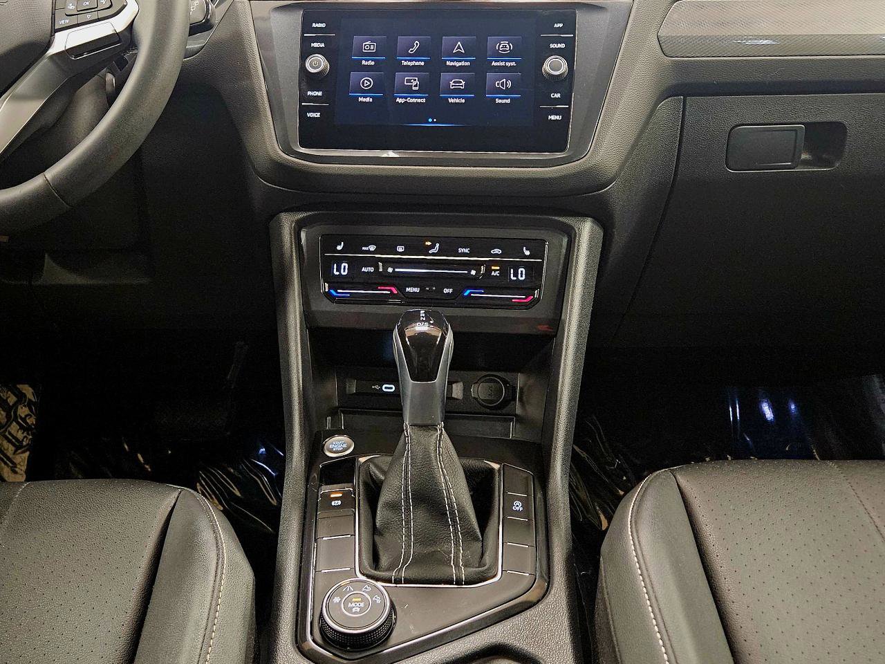 Used 2023 Volkswagen Tiguan SE image 28