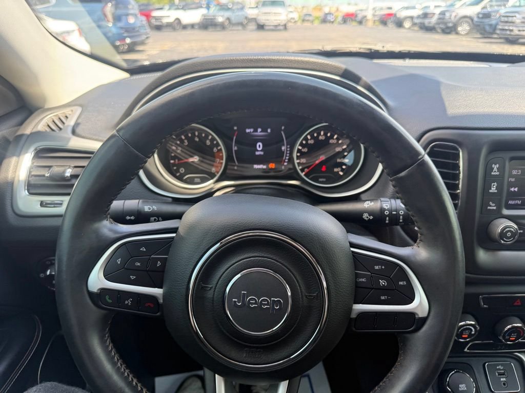 Used 2018 Jeep Compass Latitude AWD/4WD image 29