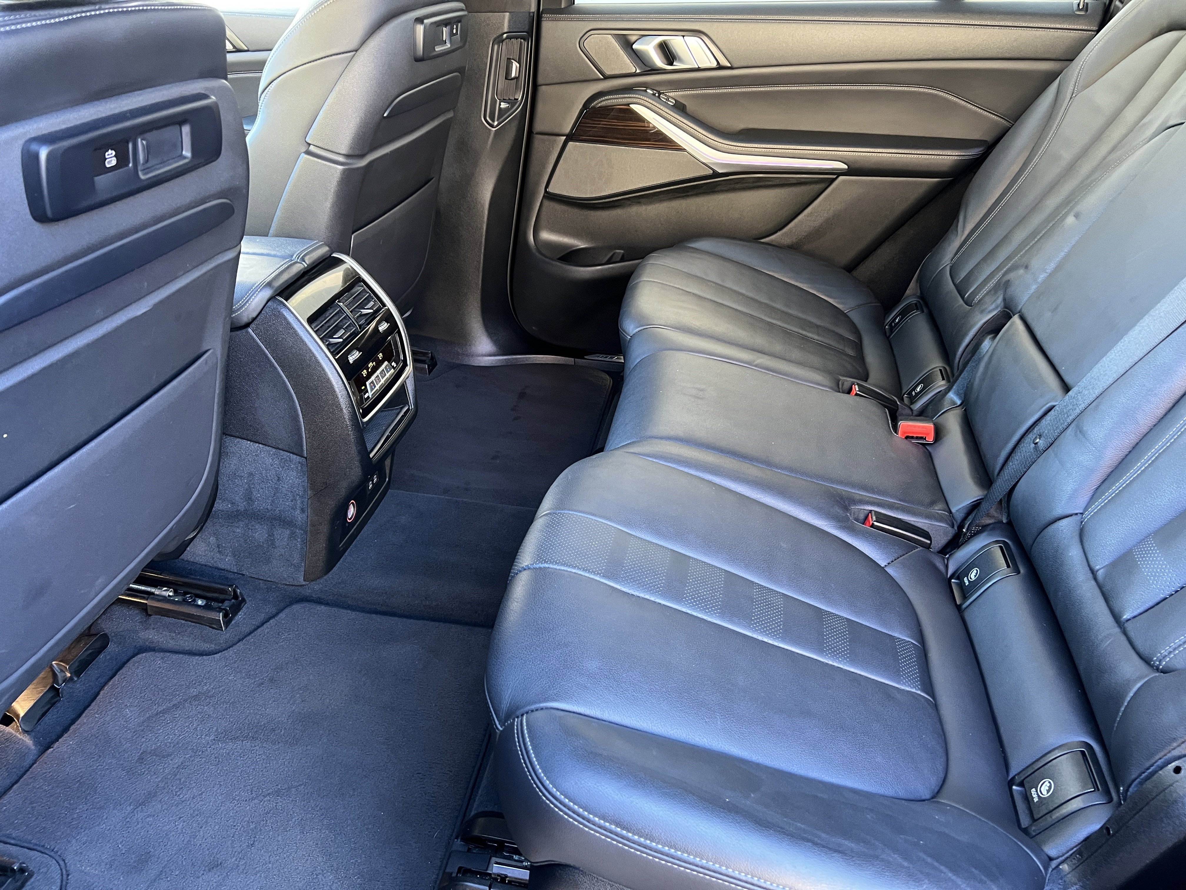 Used 2021 BMW X7 xDrive40i w/ M Sport Package image 18