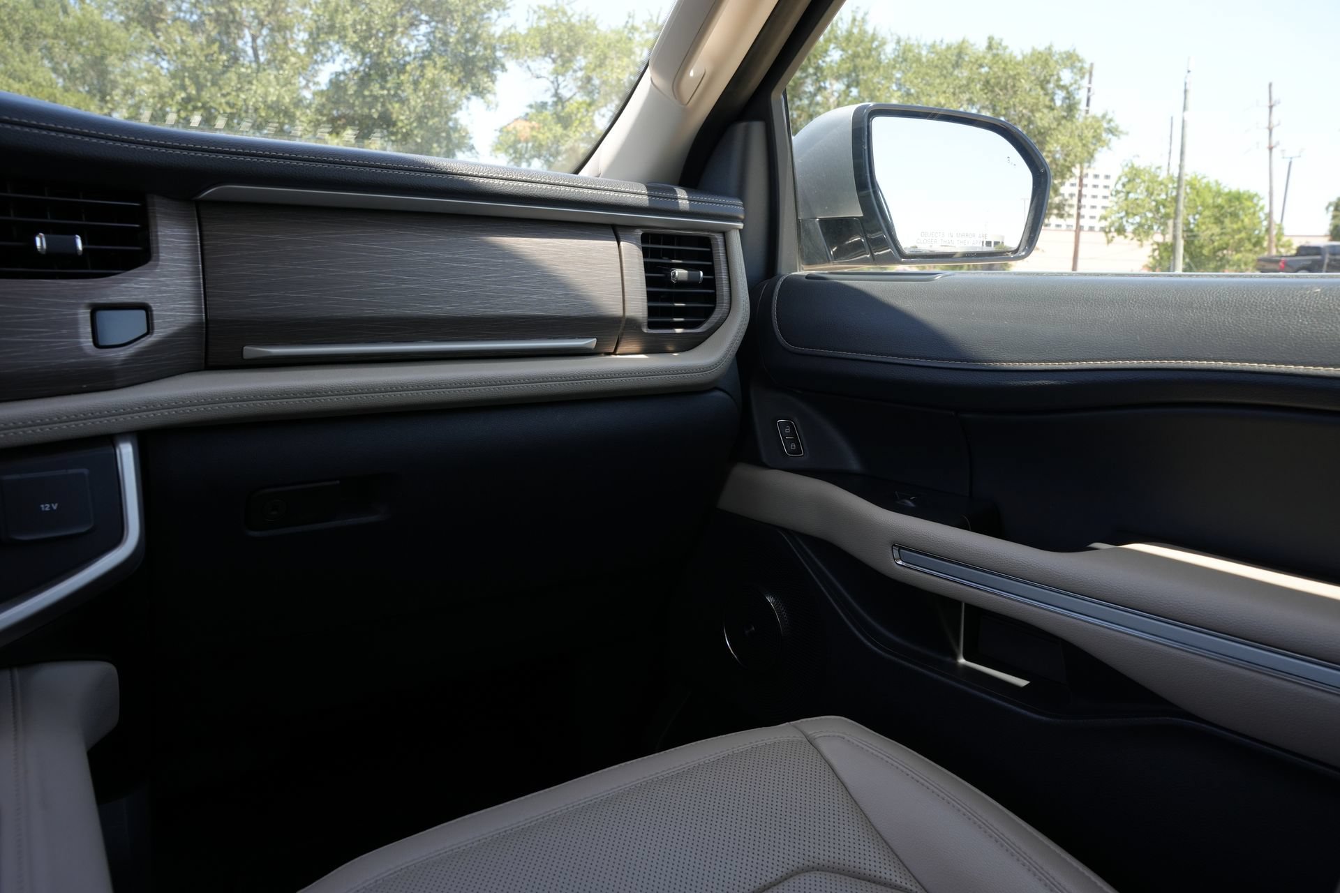 Used 2024 Ford Expedition Max Limited RWD image 8