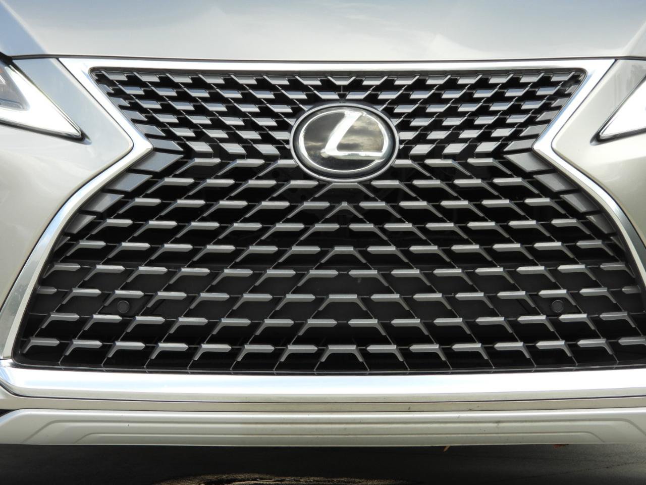 Used 2020 Lexus RX 350 FWD w/ Accessory Package image 35