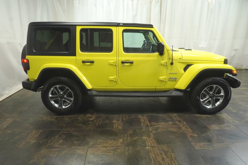 Used 2022 Jeep Wrangler Unlimited Sahara w/ LED Lighting Group AWD/4WD image 4