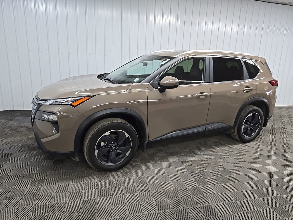 Used 2025 Nissan Rogue SV w/ SV Premium Package image 6