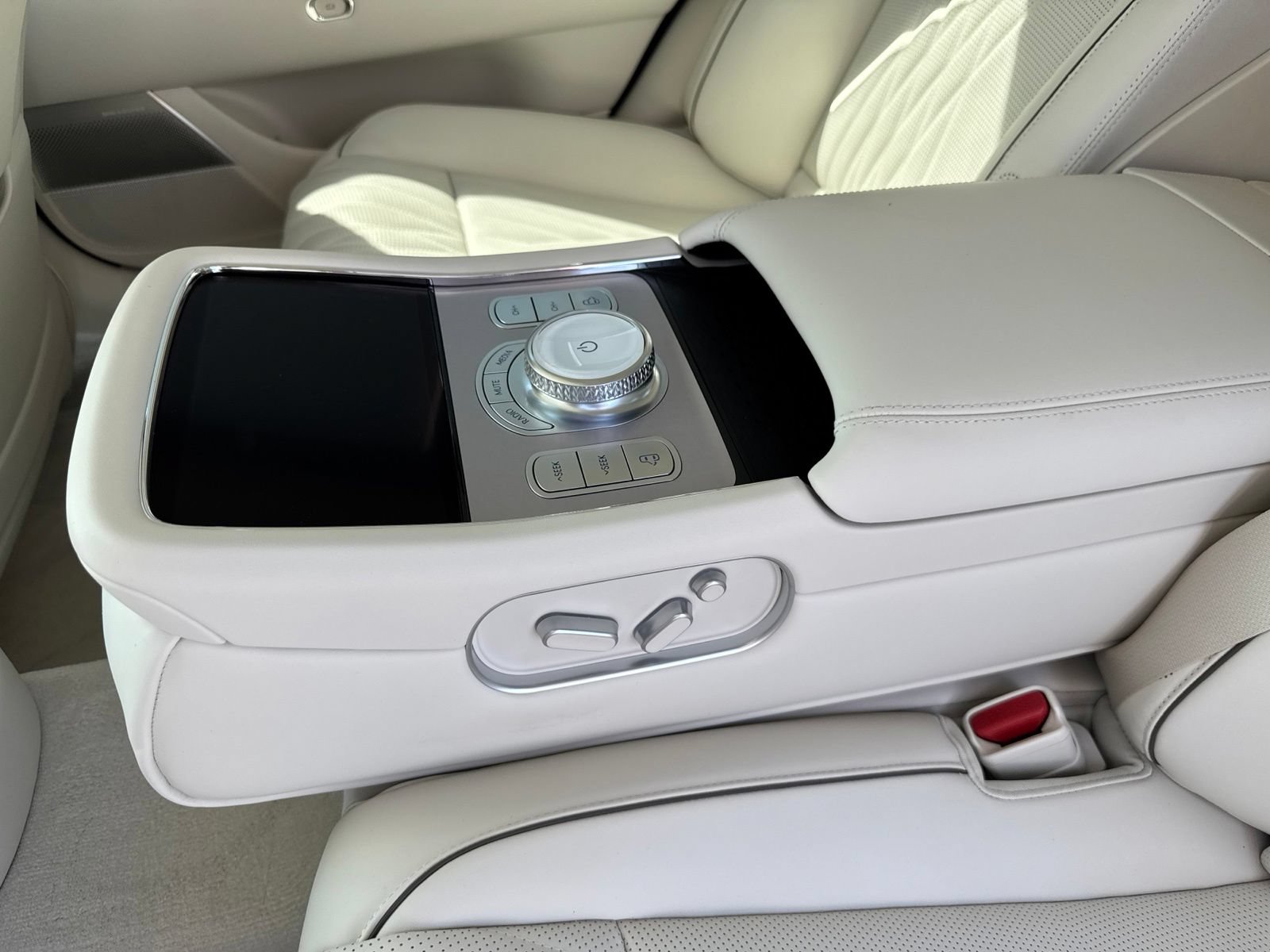 New 2026 Genesis G90 3.5T AWD/4WD image 15