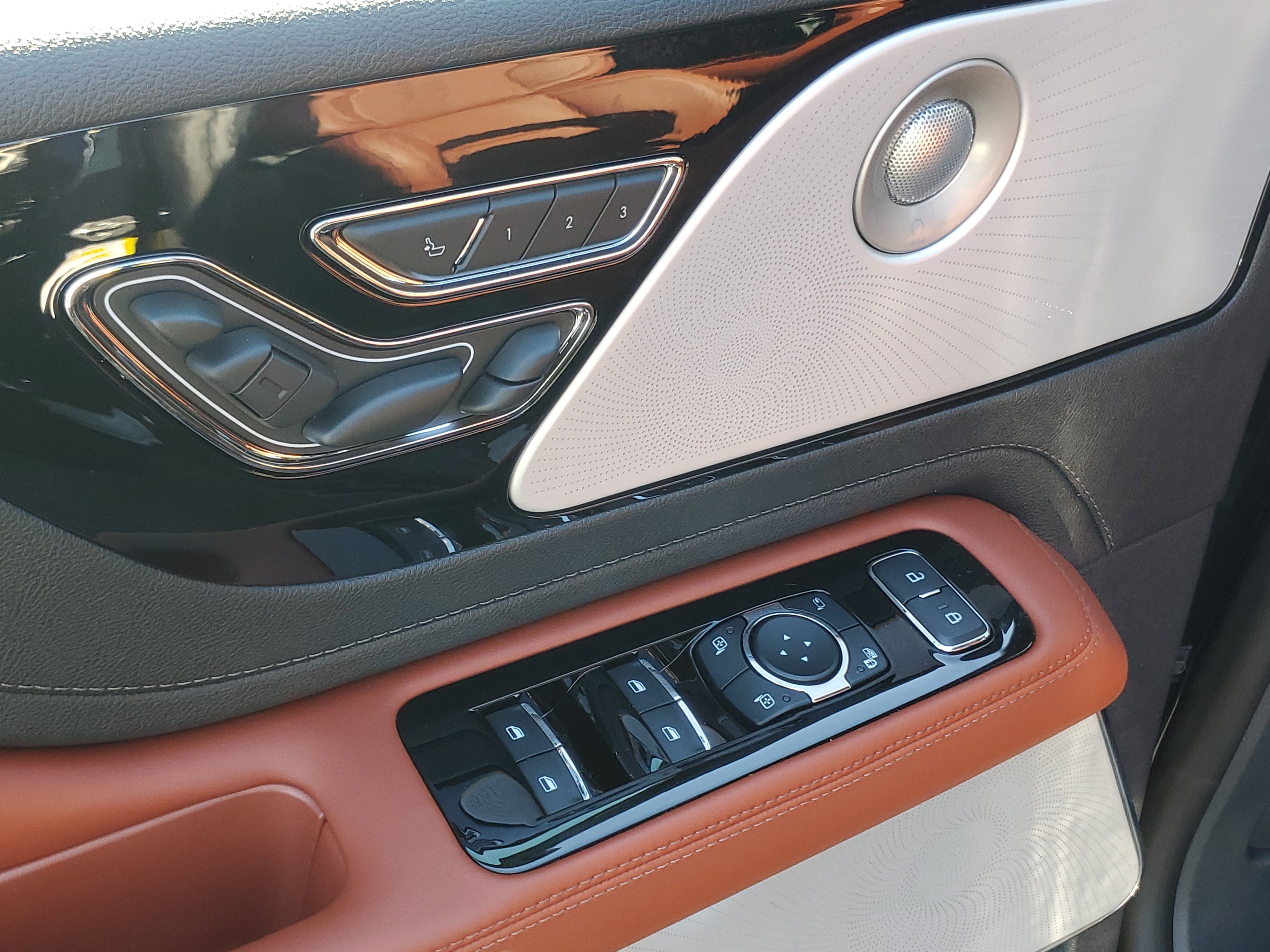 New 2026 Lincoln Aviator Reserve AWD/4WD image 9