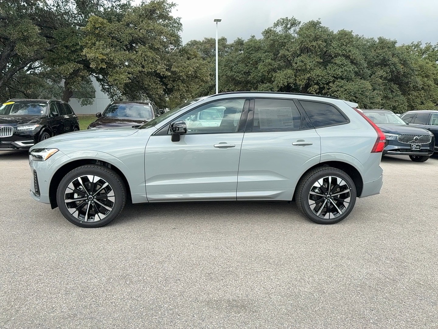 New 2026 Volvo XC60 B5 Plus w/ Protection Package AWD/4WD image 3