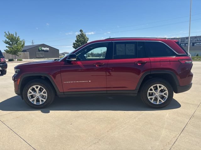 Used 2023 Jeep Grand Cherokee Limited w/ Luxury Tech Group II AWD/4WD image 43
