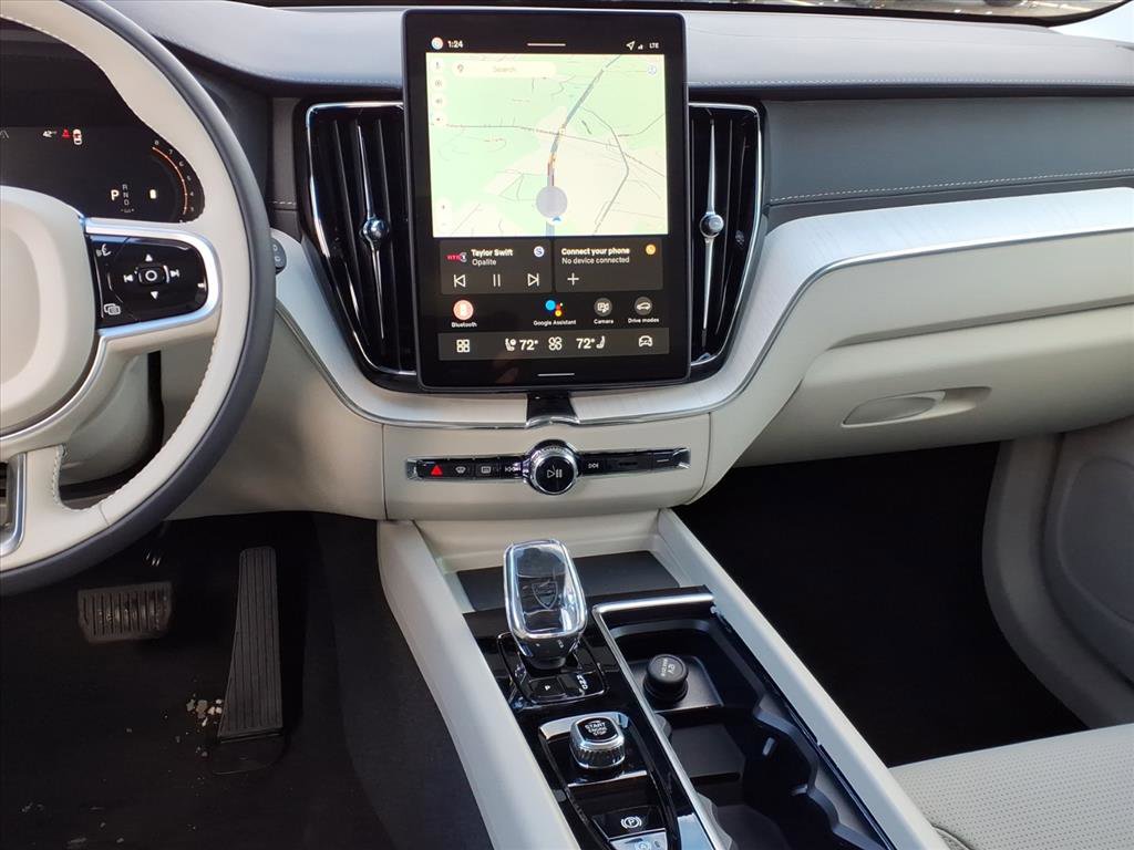 New 2026 Volvo XC60 B5 Ultra w/ Climate Package image 8