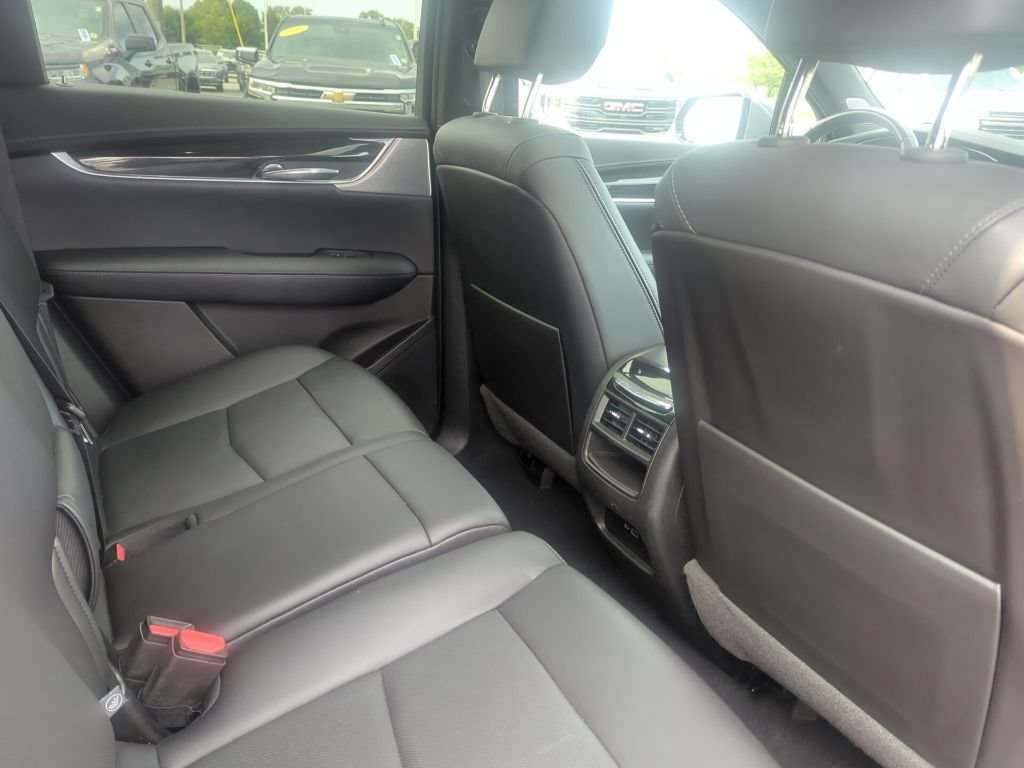 Certified 2021 Cadillac XT5 Premium Luxury AWD/4WD image 16