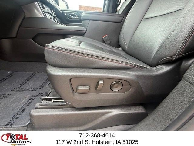 Used 2023 Chevrolet Suburban RST AWD/4WD image 10
