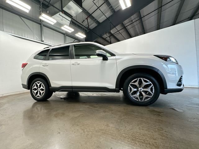 Certified 2023 Subaru Forester Premium image 3