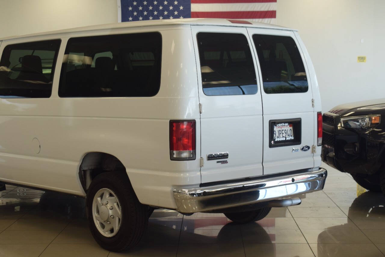 Used 2014 Ford E-350 and Econoline 350 XLT RWD image 25