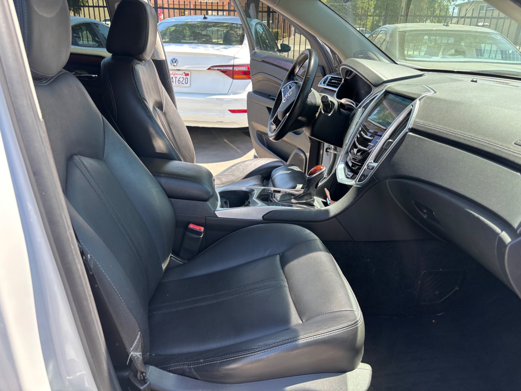 Used 2016 Cadillac SRX Luxury w/ Driver Awareness Package FWD image 11