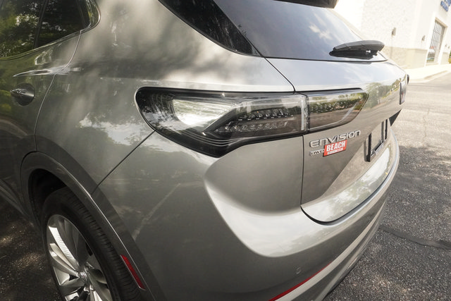 Used 2024 Buick Envision Avenir AWD/4WD image 31