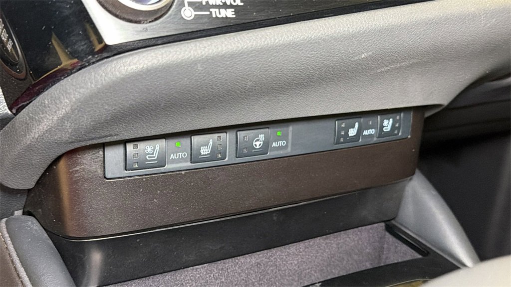 Certified 2024 Lexus ES 350 w/ Premium Package image 30