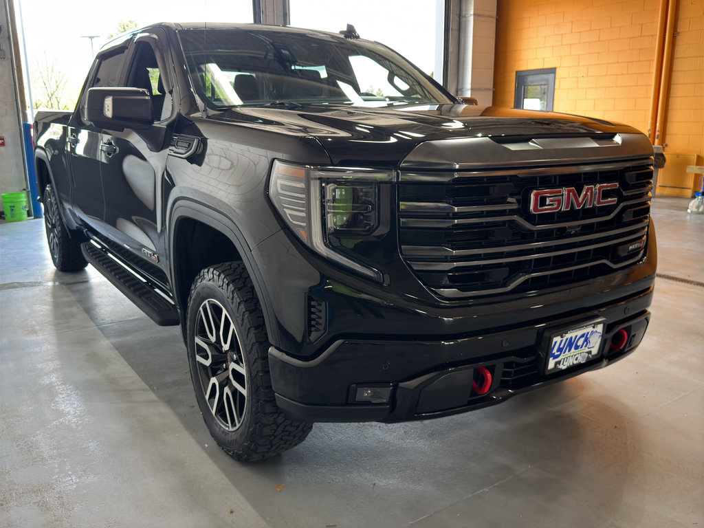 Used 2022 GMC Sierra 1500 AT4 w/ AT4 Premium Package image 7