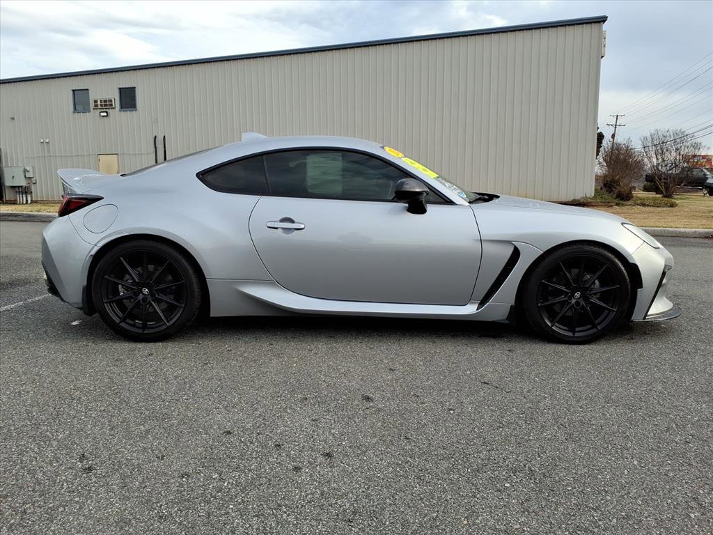 Used 2023 Toyota GR86 Premium image 3