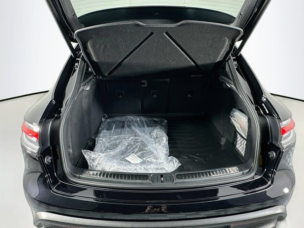 Certified 2026 Porsche Macan AWD/4WD image 35