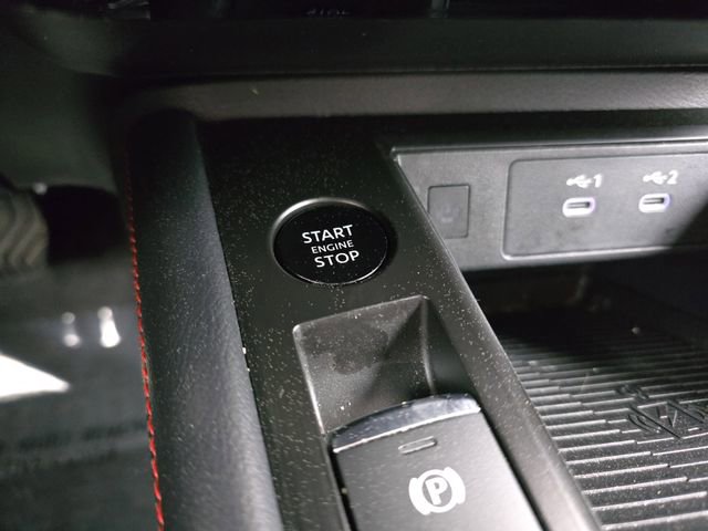 Used 2025 Nissan Kicks SR image 32