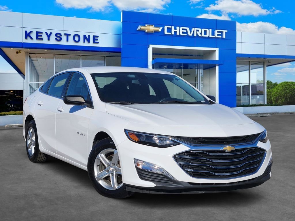 Used 2022 Chevrolet Malibu LS FWD image 1