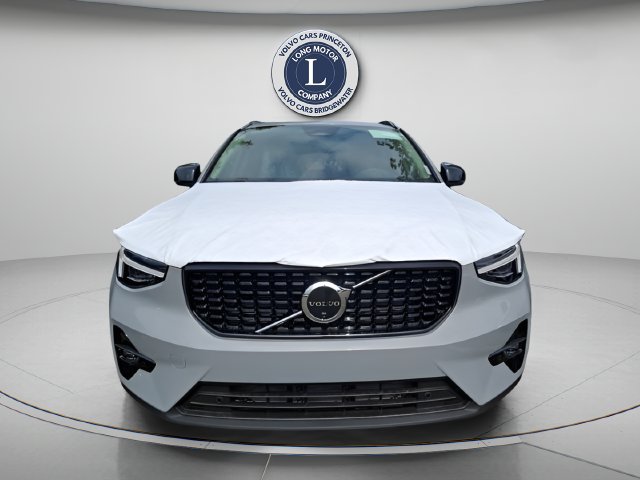 New 2026 Volvo XC40 B5 Plus w/ Protection Package Premier AWD/4WD image 3