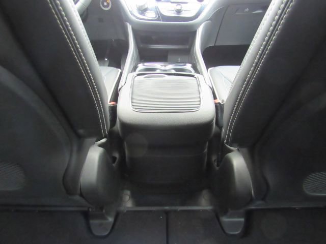 Used 2026 Chrysler Pacifica Limited w/ S Appearance Package image 29