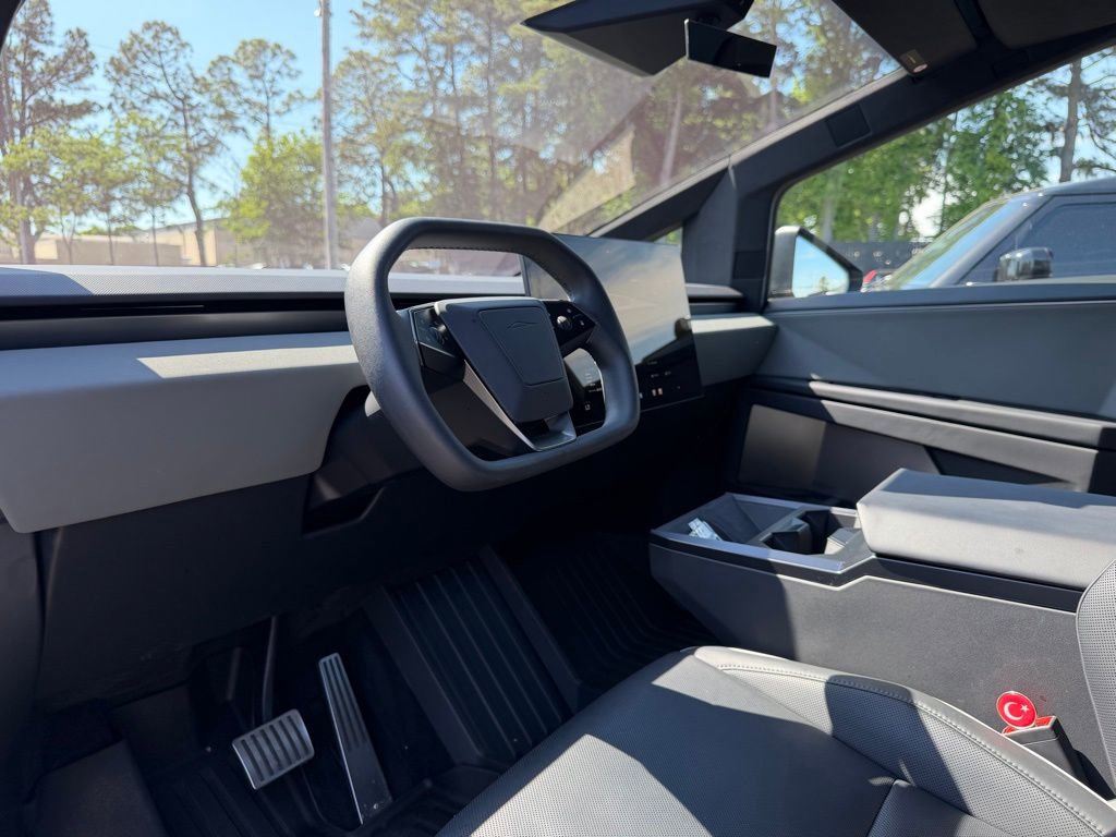 Used 2025 Tesla Cybertruck AWD Crew Cab image 9