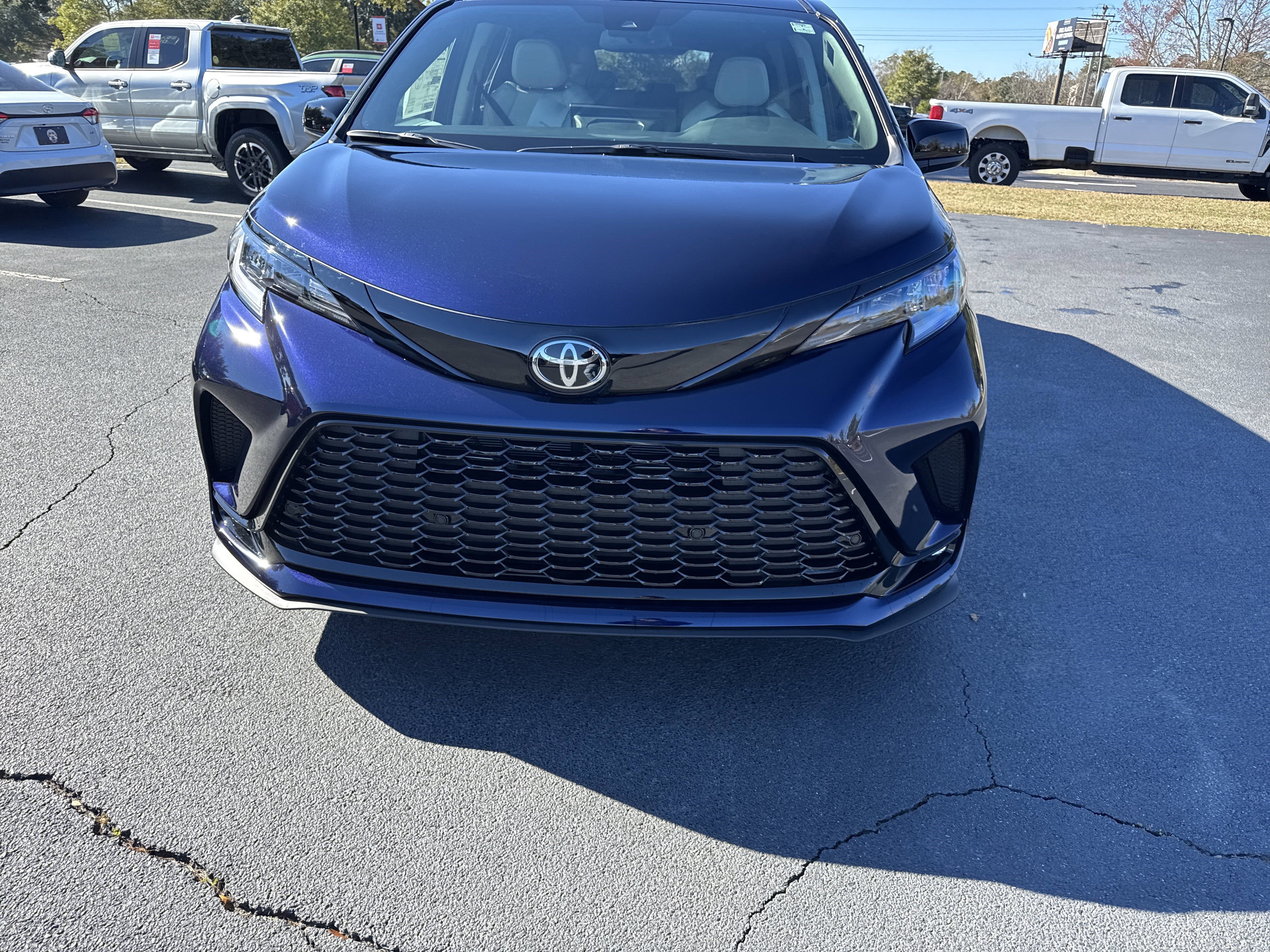New 2026 Toyota Sienna XSE AWD/4WD image 2